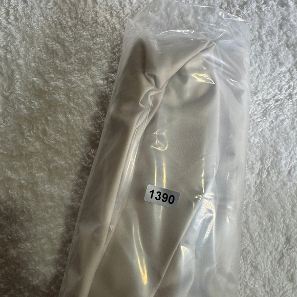 G/Fore Men's Golf Shorts Beige Khaki‎ Maverick Hybrid Stretch 38 X 8 NEW $125 - Picture 8 of 8